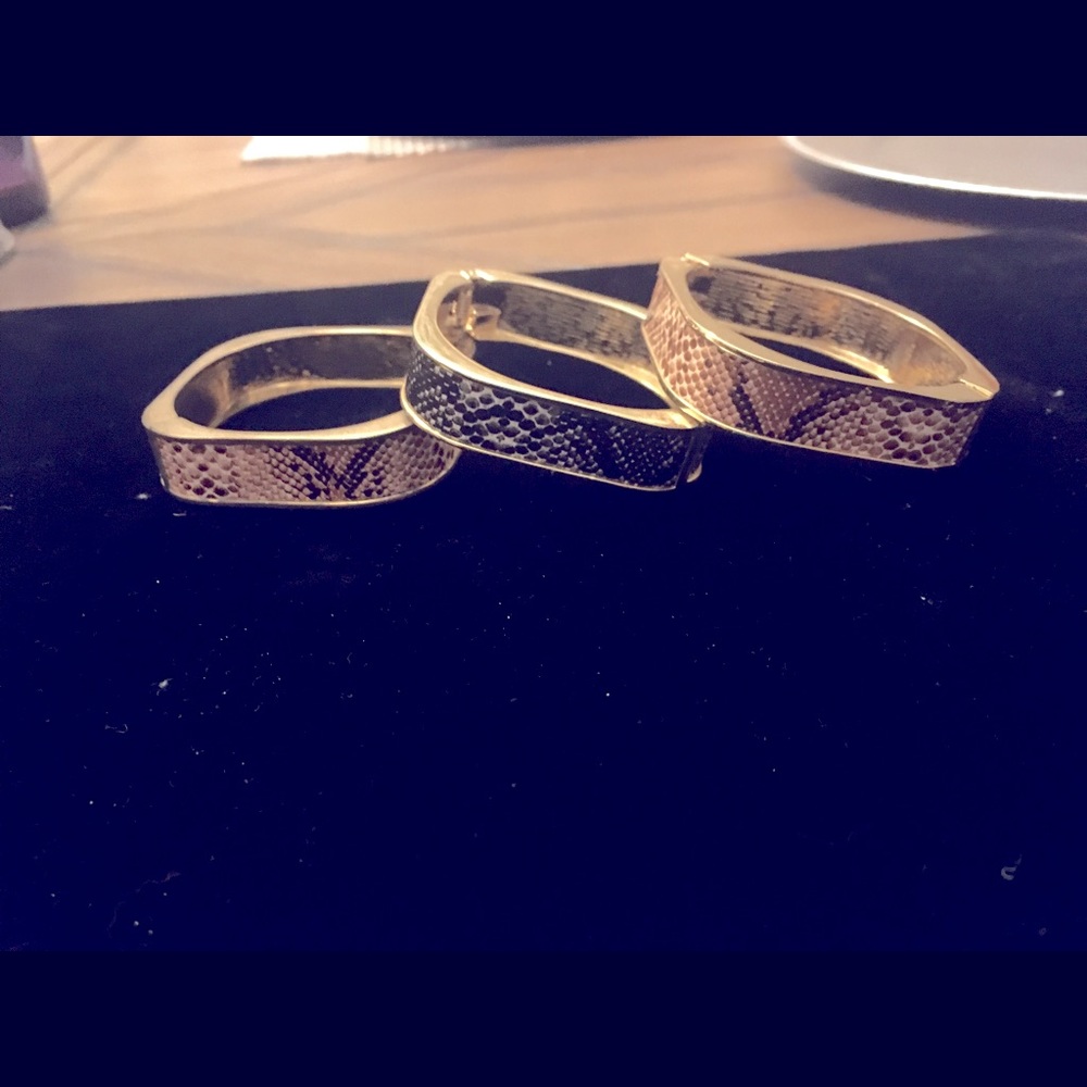 😍There snake print bangles 😍🐍